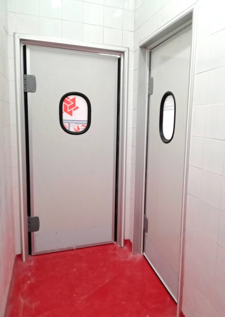 Comment est fabriqué une porte semi isotherme ?